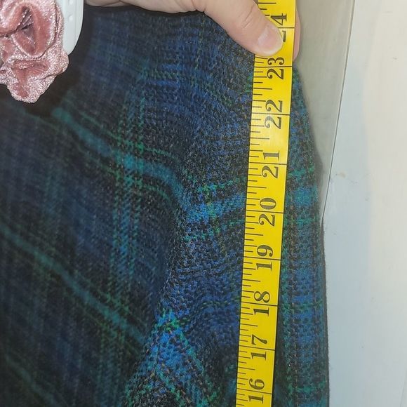Pendleton 100% Virgin Wool, Satin,Plaid Jacket, sz Lg. Green, blue,black, gold. - Picture 8 of 14